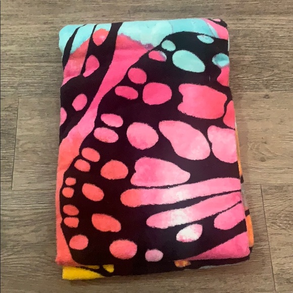 Butterflies Beach Towel - Picture 3 of 4